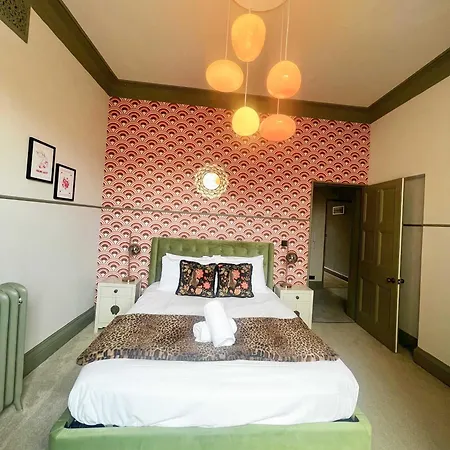 The Half Angel At The Bank Of England Apartment Bristol