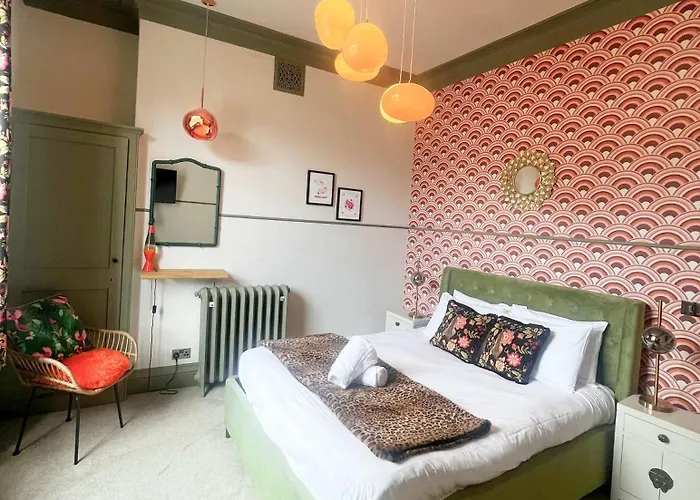 The Half Angel At The Bank Of England *