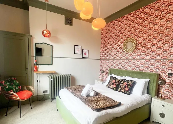 The Half Angel At The Bank Of England *