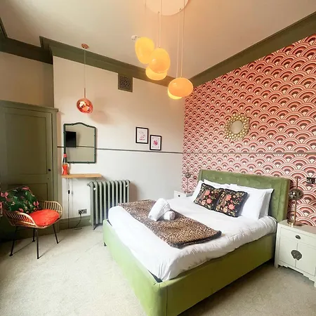 The Half Angel At The Bank Of England *